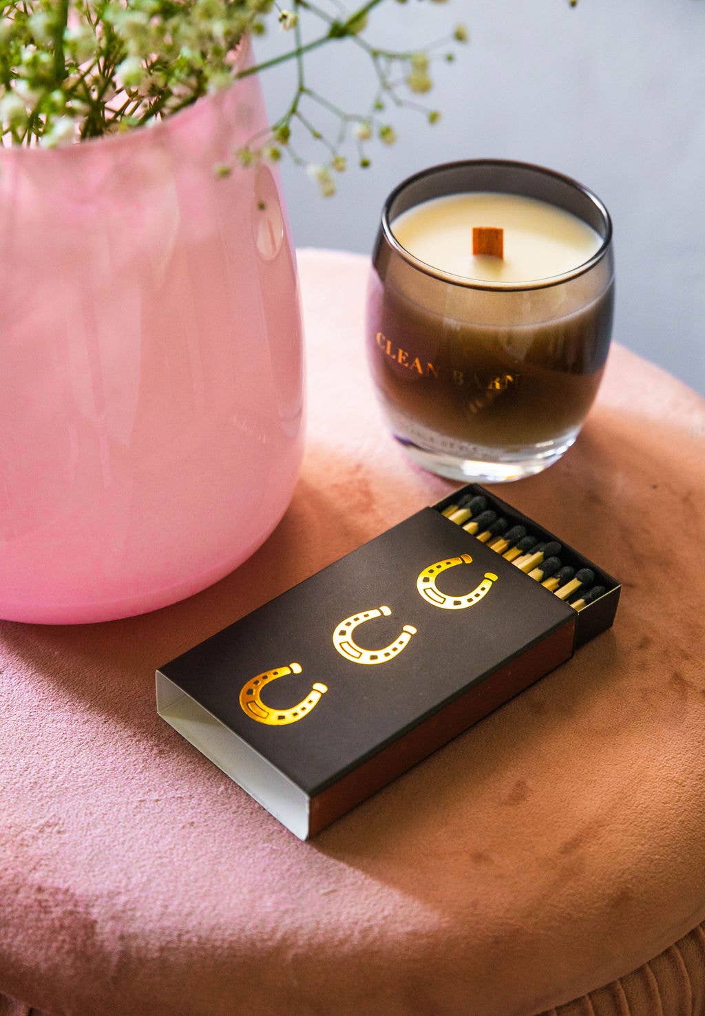 Black Oversized Horseshoe Matches with Gold Foil